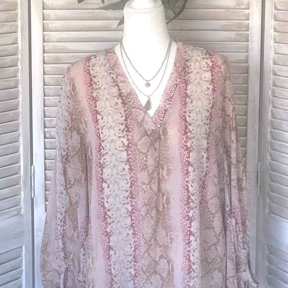 BOUTIQUE- BEAUTIFUL PATTERNED BLOUSE WITH 3/4 BALLOON SLEEVES - Picture 2 of 7